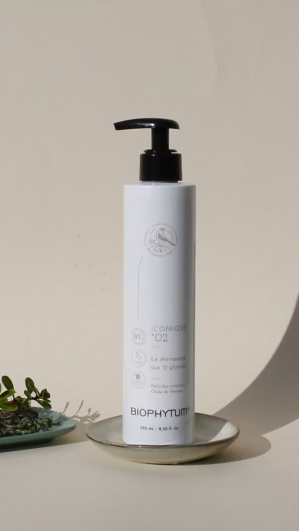 Shampoing aux 12 Plantes — antipelliculaire et apaisant pour le cuir chevelu